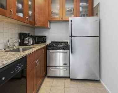 186 West 80 Street - Photo Thumbnail 3