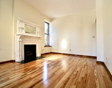 100 West 74th Street - Photo Thumbnail 3