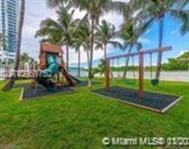 6301 Collins Ave - Photo Thumbnail 0