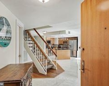 1099 22nd St Nw #401 - Photo Thumbnail 2