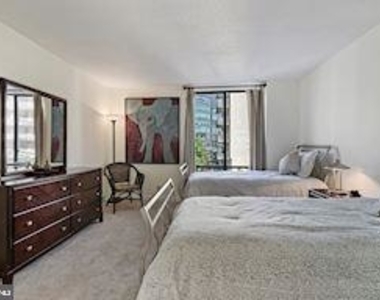 1099 22nd St Nw #401 - Photo Thumbnail 17