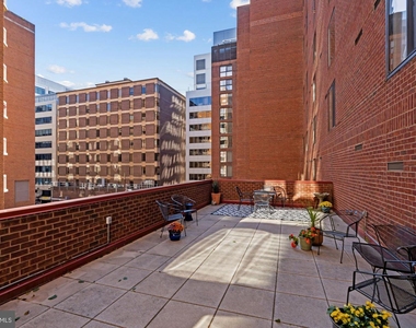 1099 22nd St Nw #401 - Photo Thumbnail 6