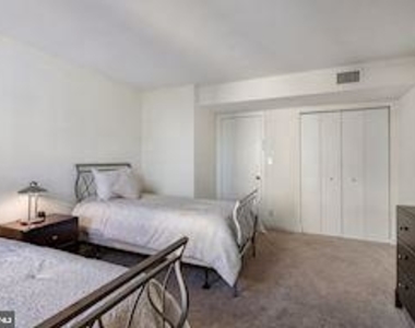 1099 22nd St Nw #401 - Photo Thumbnail 16