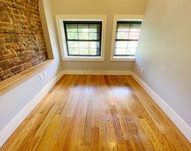 934 Lafayette Avenue - Photo Thumbnail 1