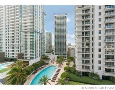 1060 Brickell Ave - Photo Thumbnail 18