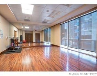 1060 Brickell Ave - Photo Thumbnail 24