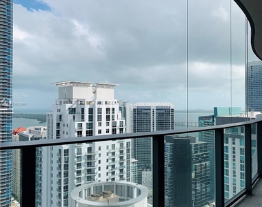 1000 Brickell Plz - Photo Thumbnail 18