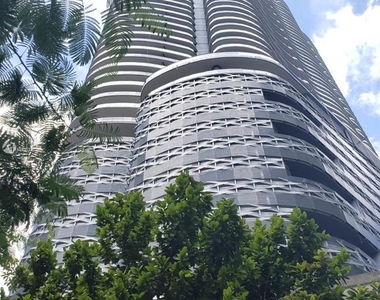 1000 Brickell Plz - Photo Thumbnail 0