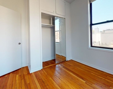 78 West 11 Street - Photo Thumbnail 4