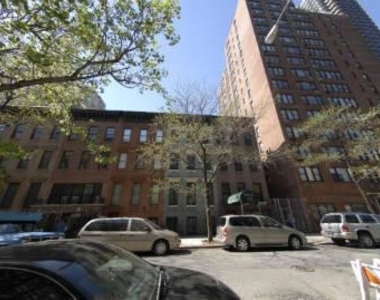 East 79th Street - Photo Thumbnail 0