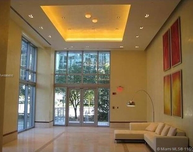 1060 Brickell Ave - Photo Thumbnail 1