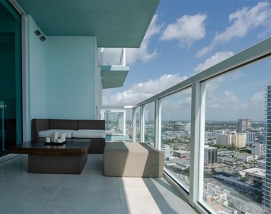 1900 N Bayshore Dr Apt 2914 - Photo Thumbnail 11