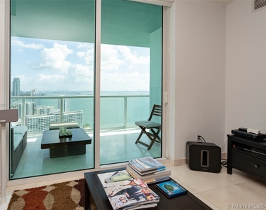 1900 N Bayshore Dr Apt 2914 - Photo Thumbnail 2