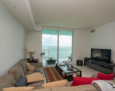 1900 N Bayshore Dr Apt 2914 - Photo Thumbnail 15