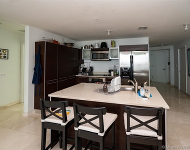 1900 N Bayshore Dr Apt 2914 - Photo Thumbnail 14