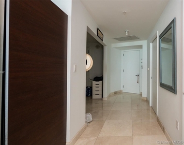 1900 N Bayshore Dr Apt 2914 - Photo Thumbnail 4