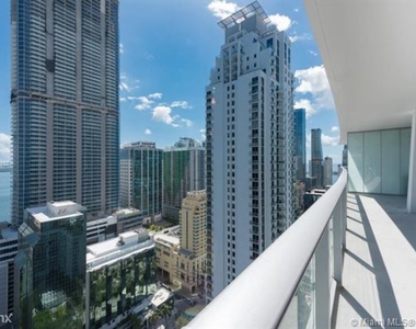 1010 Brickell, 1010 Brickell Ave, Miami, Fl 33131, Usa - Photo Thumbnail 4