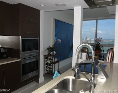 495 Brickell Ave, Miami, Fl 33131, Usa - Photo Thumbnail 4