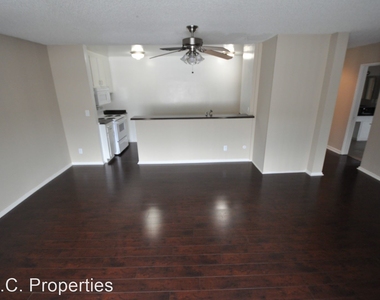 4414 Woodman Avenue - Photo Thumbnail 2