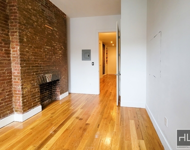 332 Hart Street - Photo Thumbnail 4