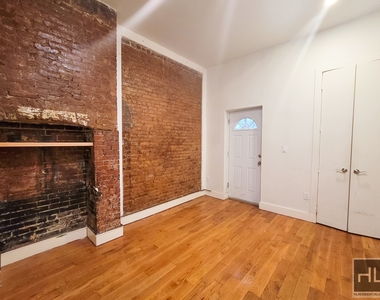 332 Hart Street - Photo Thumbnail 7