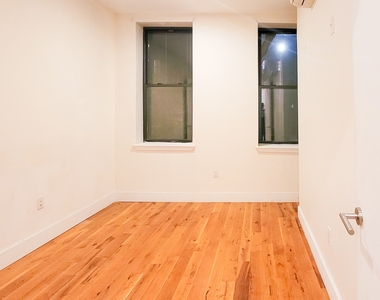 484 Hancock Street - Photo Thumbnail 7