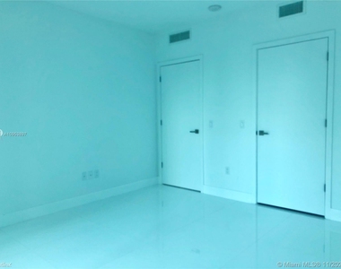 1080 Brickell Ave Unit 1802 - Photo Thumbnail 5