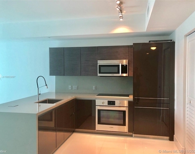 1080 Brickell Ave Unit 1802 - Photo Thumbnail 2