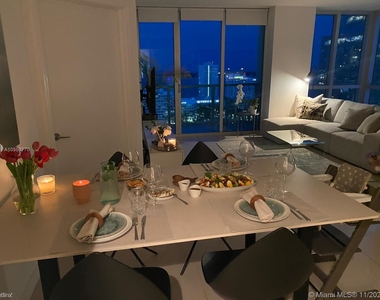 500 Brickell Ave Apt 2805 - Photo Thumbnail 16