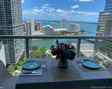 500 Brickell Ave Apt 2805 - Photo Thumbnail 3