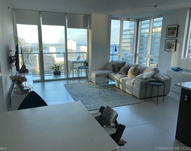 500 Brickell Ave Apt 2805 - Photo Thumbnail 0