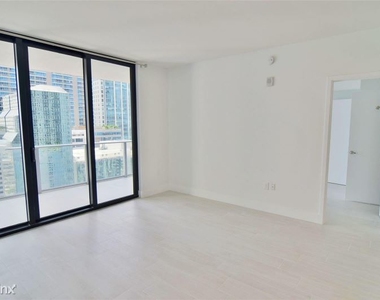 1010 Brickell Avenue 2002 - Photo Thumbnail 9