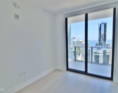 1010 Brickell Avenue 2002 - Photo Thumbnail 7