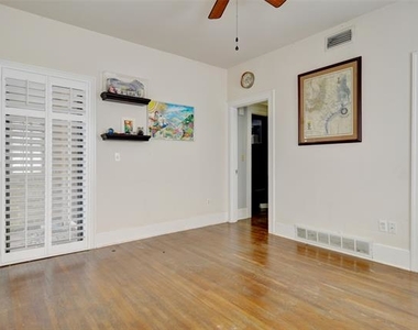 3237 Odessa Avenue - Photo Thumbnail 21