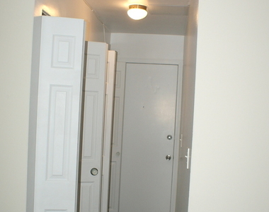 6919 North Sheridan Road - Photo Thumbnail 11