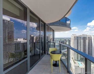 1000 Brickell Plz - Photo Thumbnail 21