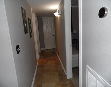 2715 Shasta Ln - Photo Thumbnail 15