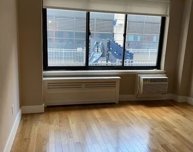 784 Columbus Avenue - Photo Thumbnail 4