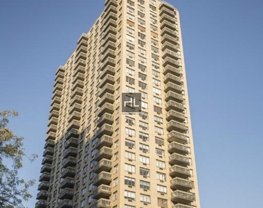 East 33rd Street - Photo Thumbnail 17