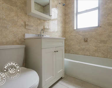 381 Berry Street - Photo Thumbnail 6
