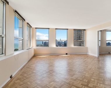 2626 N Lakeview Avenue #3103 - Photo Thumbnail 2