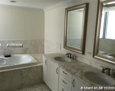 1331 Brickell Bay Dr - Photo Thumbnail 24