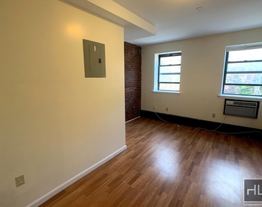 216 Hoyt Street - Photo Thumbnail 1