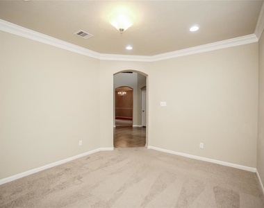 6806 Mendenhall Way - Photo Thumbnail 5