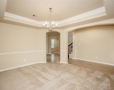 6806 Mendenhall Way - Photo Thumbnail 7