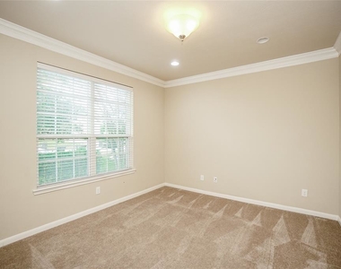 6806 Mendenhall Way - Photo Thumbnail 4