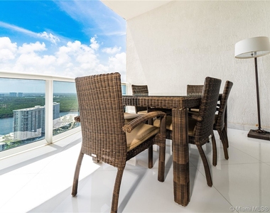 15811 Collins Ave - Photo Thumbnail 22