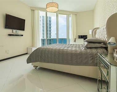 15811 Collins Ave - Photo Thumbnail 27