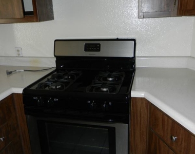 4453 Woodman Ave 1 - Photo Thumbnail 9