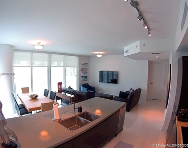 1080 Brickell Ave - Photo Thumbnail 6